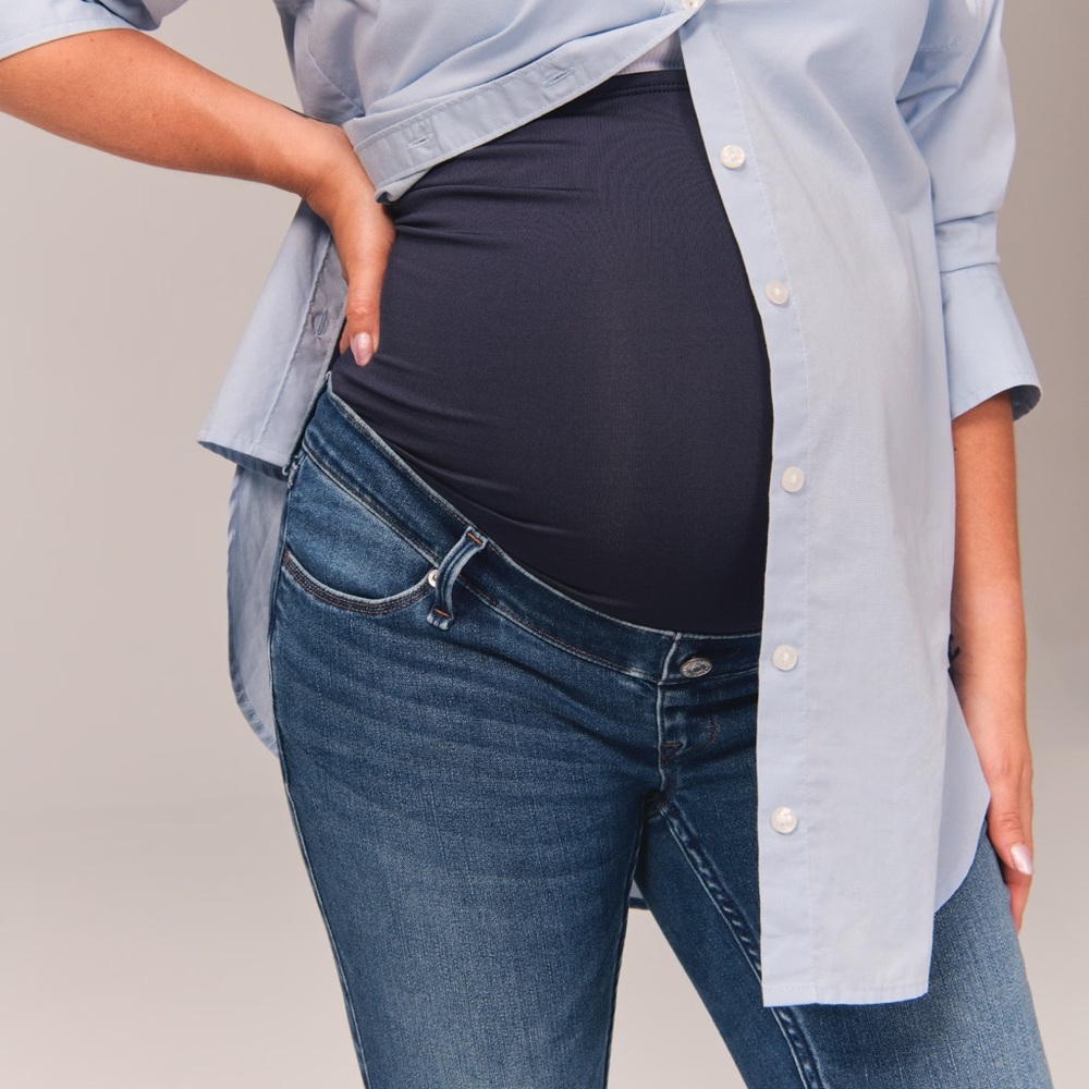 EUC Abercrombie and Fitch Maternity Jean Legging - Dark Wash - Size 28 / 6 Short